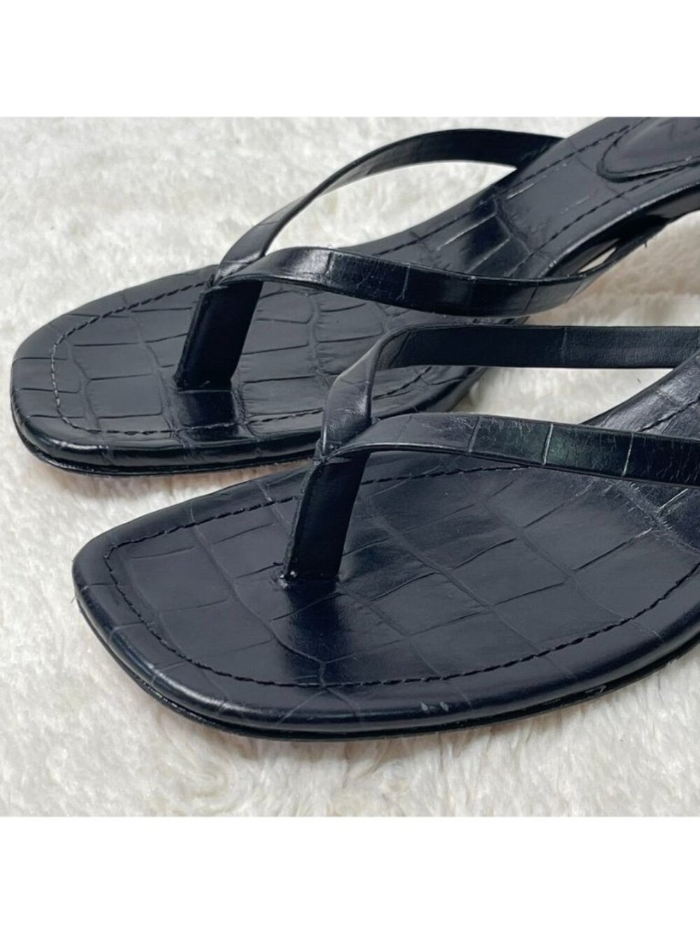 Schutz Carolyn Black Leather Croc Thong Sandal Kitten Heel Square Toe Size 7.5 - Picture 4 of 10